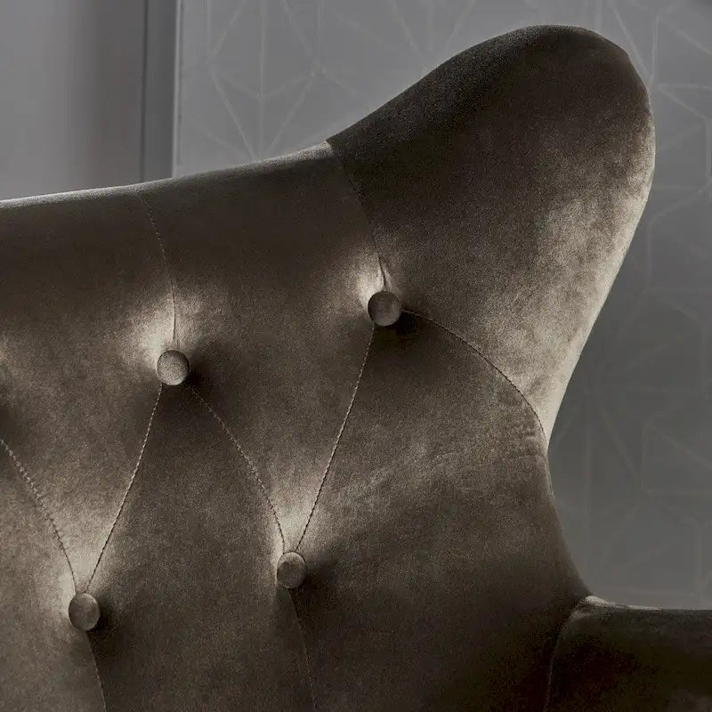 Fauteuil à oreilles de style milieu de siècle – Velours capitonné, pieds en chêne, 34 larg. x 30 prof. x 40 haut. po.